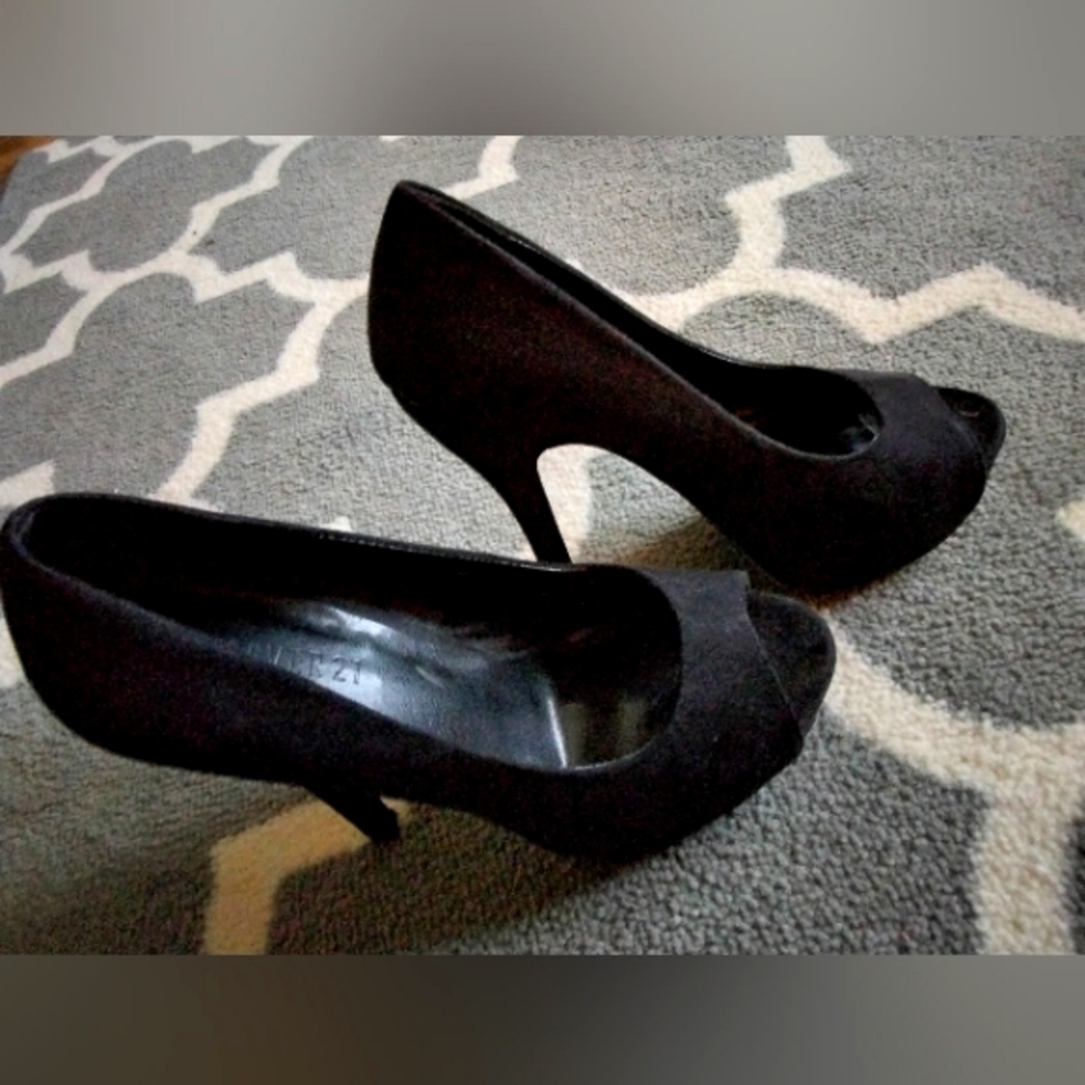 Black heels, forever 21 brand